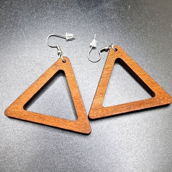 DARK Brown wooden geometric triangle earrings Boho accessory. - Picture 3 of 6